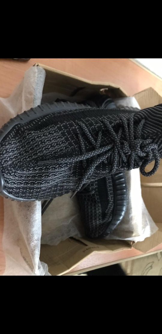 Продам adidas yeezy boost 350