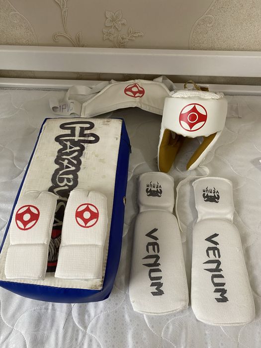 продам комлект кимоно и аммуниции для карате