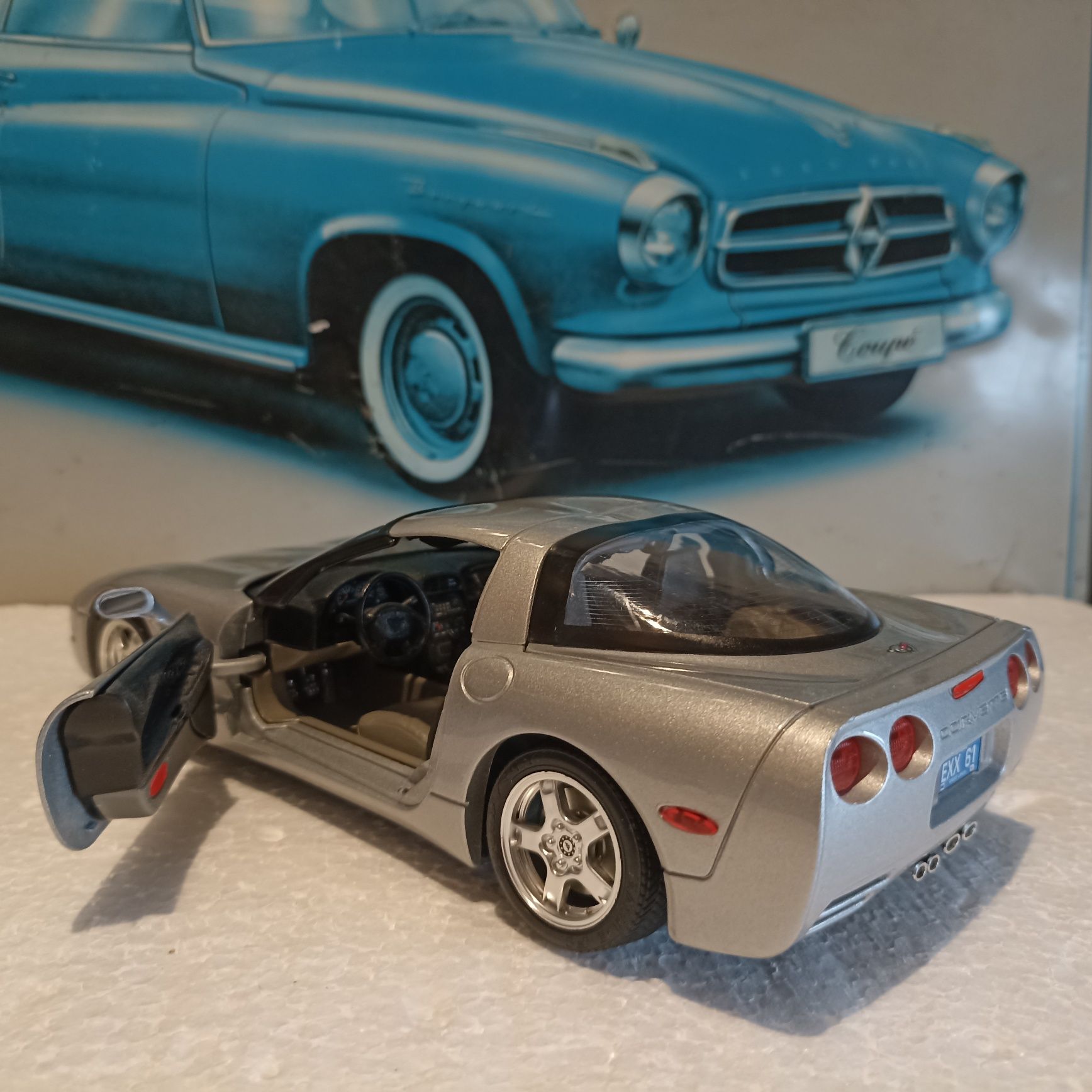 Chevrolet corvette 1997 macheta auto scara 1:18 bburago