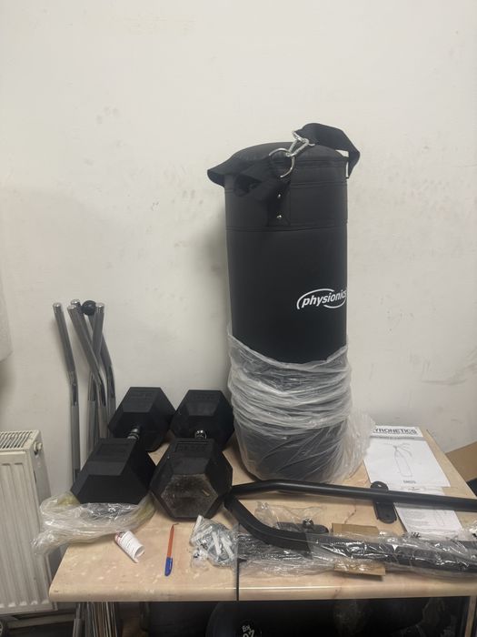 Sac de box Gorilla Sports cu bară de tractiuni 80 x 27 x 27 cm