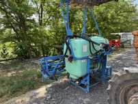 Instalatie pompa erbicidat 800l met erbicidat Berthond
