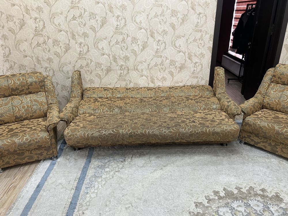 Диван с креслами