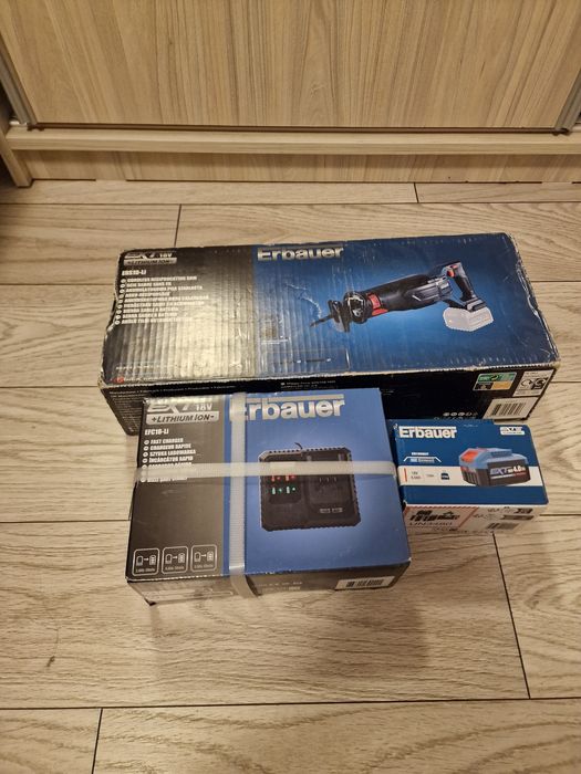 Fierastrau  tip sabie pe acumultori