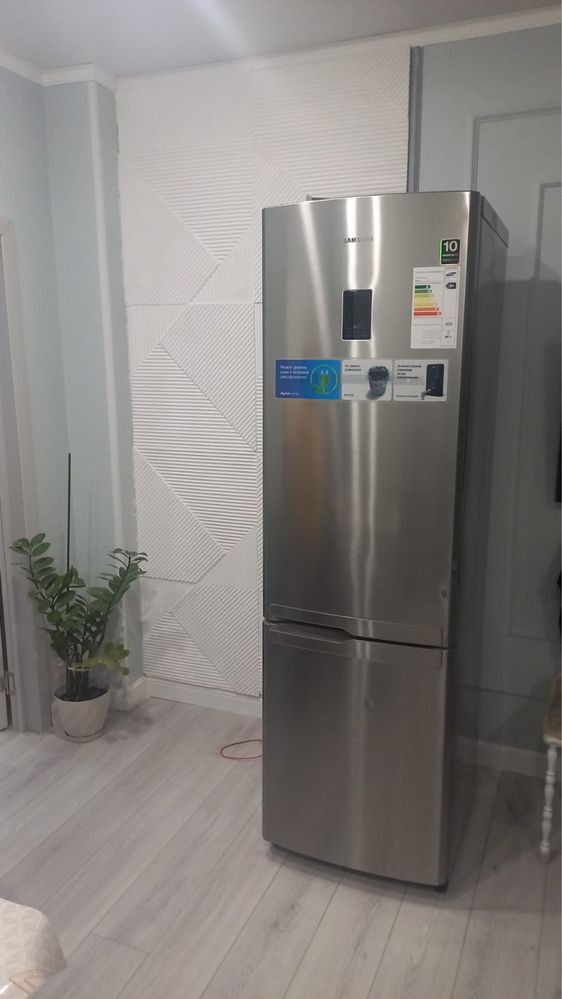 Срочно продам холодильник