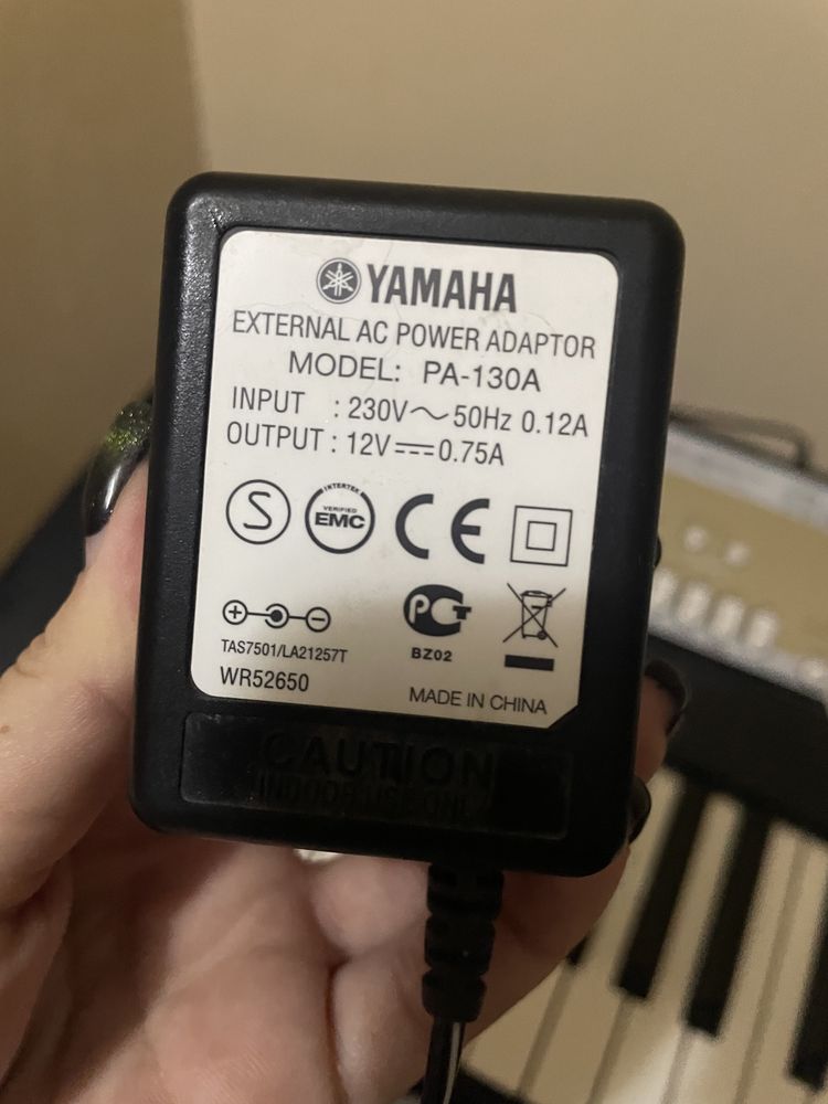 Синтезатор Yamaha psr r200