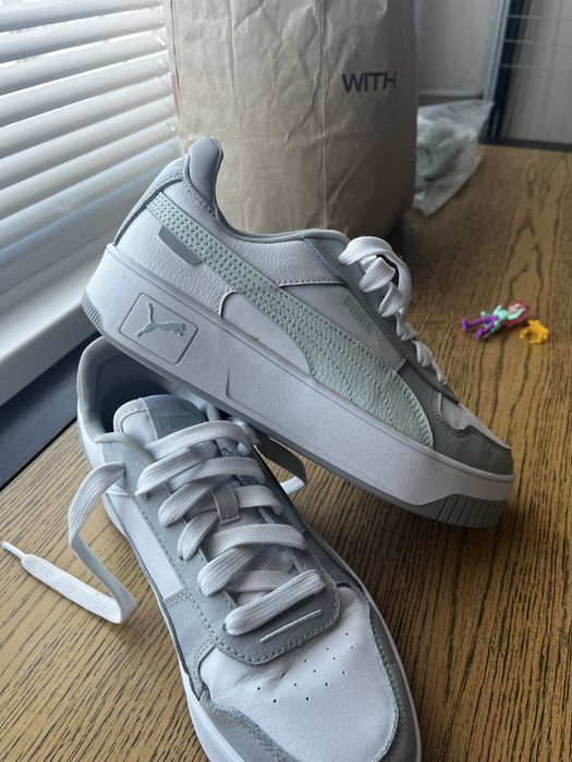 Обувки puma Carina street