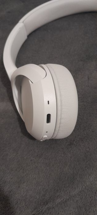 Căști Sony On The Ear WH-CH 520 pe alb