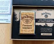 Brichetă Zippo nouă cu inserții de lemn din butoaie de Jack Daniels
