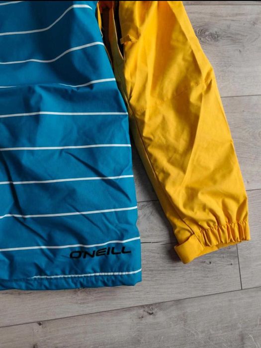 Geaca de ski/snowboard O'Neill – impermeabila si calduroasa, marimea L