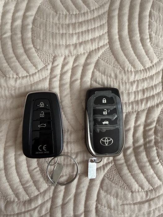 Смарт ключ Camry