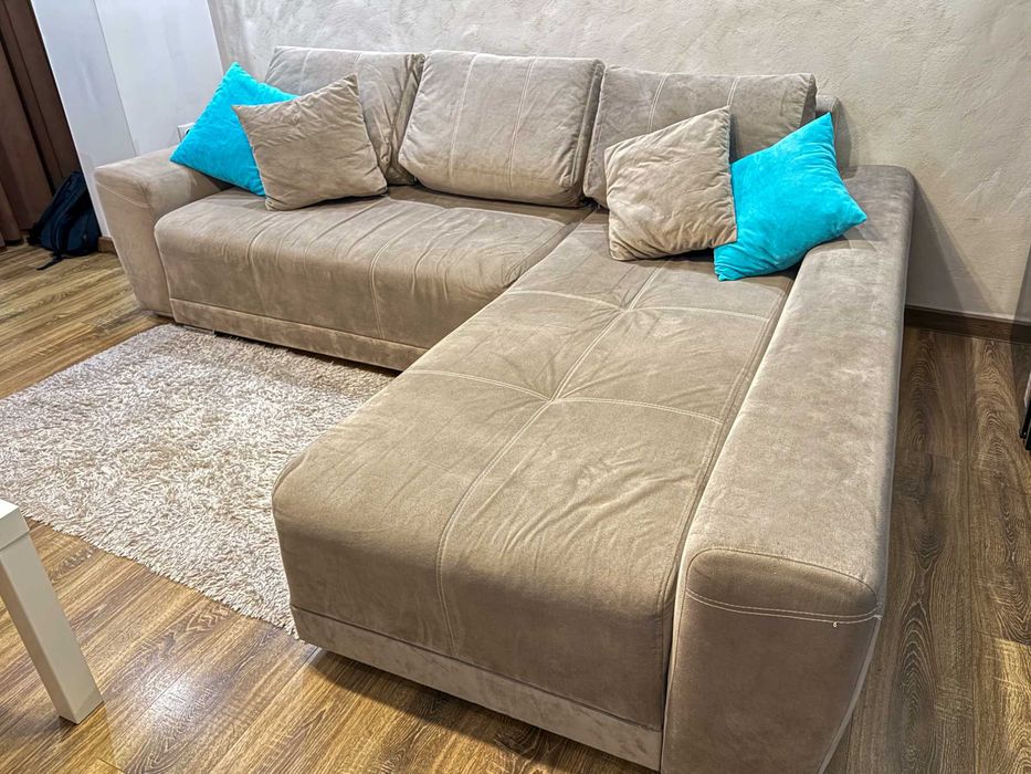 РАЗТЕГАТЕЛЕН ДИВАН РЪЧНО ИЗРАБОТЕН направен по поръчка от мебелист