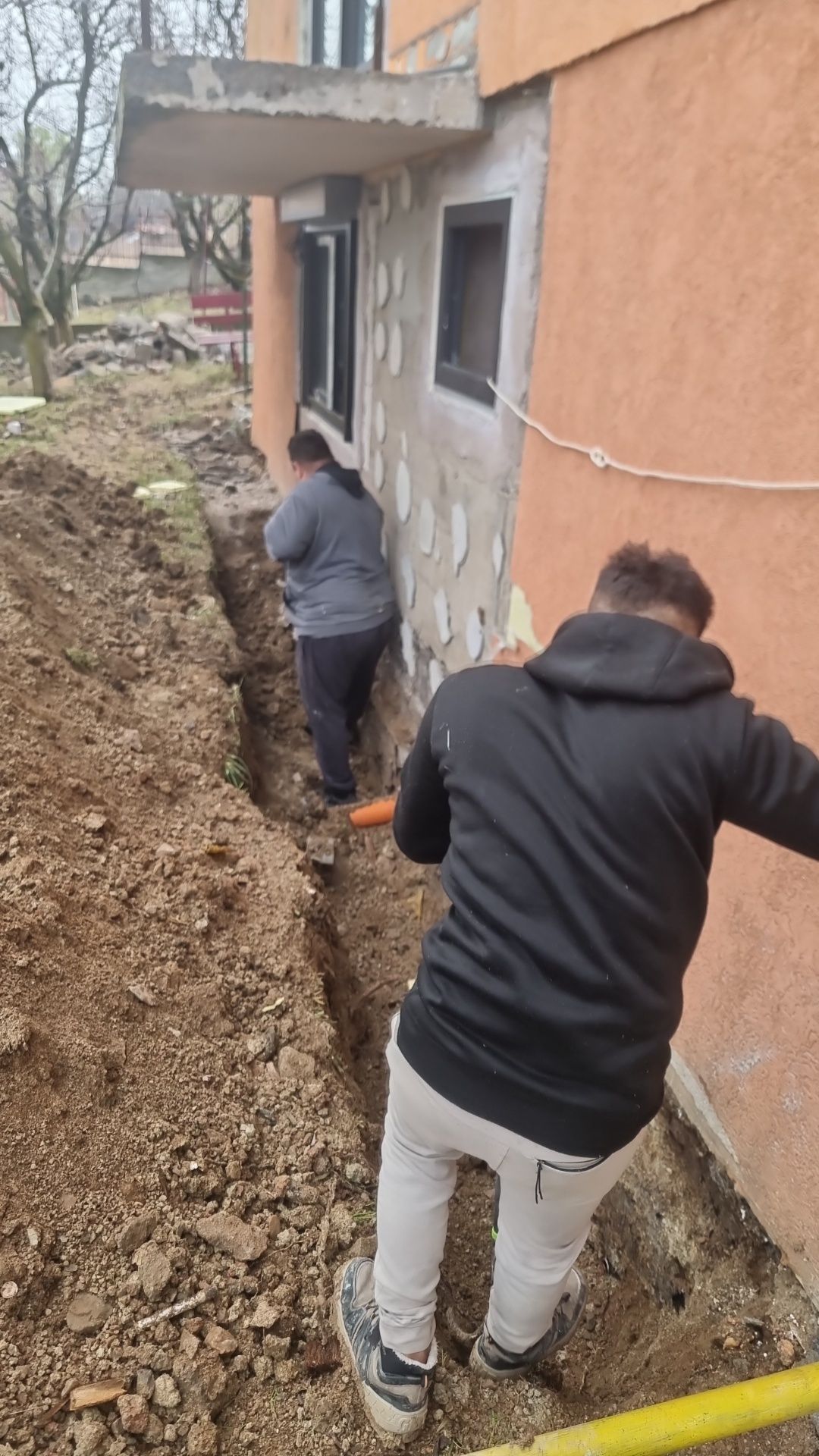 Firma de demolari case,anexe , spart sape, tăieri de ziduri, săpături