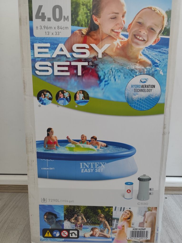 Vând piscină gonflabilă cu filtru