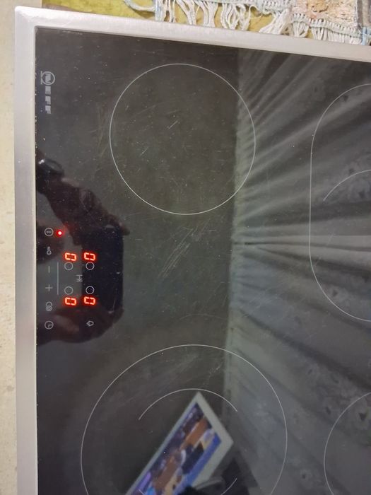 Самостоятелен керамичен плот Neff