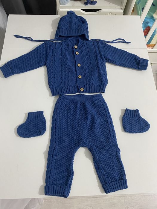Вязаный костюм демисезон 6-12 месяцев