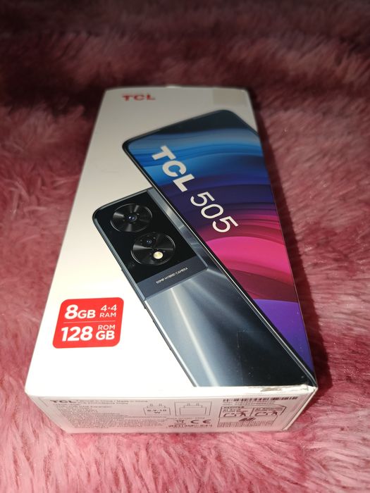 Мобилен телефон TCL 505