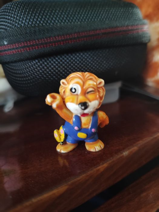 Львенок из киндер сюрприз 1993 года с сачком