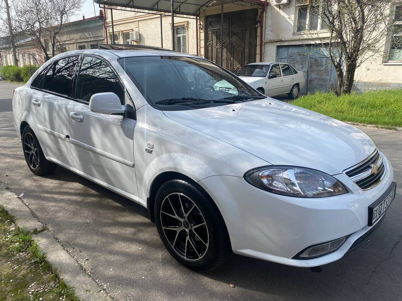 Gentra Elegant Plyus Lacetti