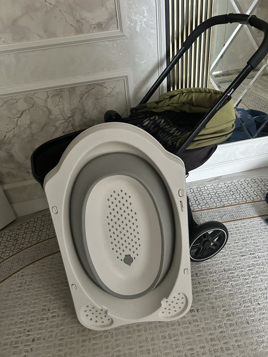 Коляска и ванночка продам