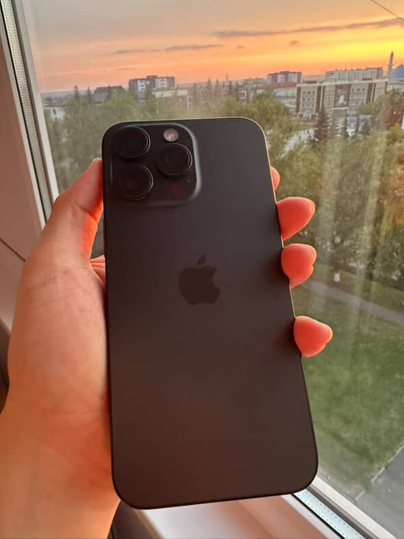 Продам Айфон 15 pro max