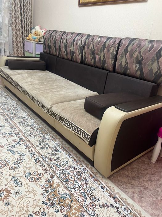 Продам Диван в хорошем состоянии