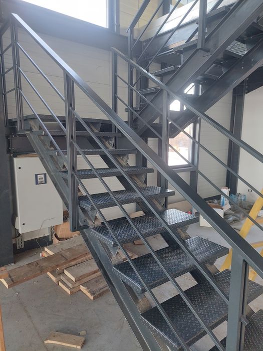 Porți, garduri, balustrade metalice