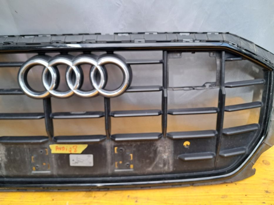 Грил решетка Audi Q8 300лв