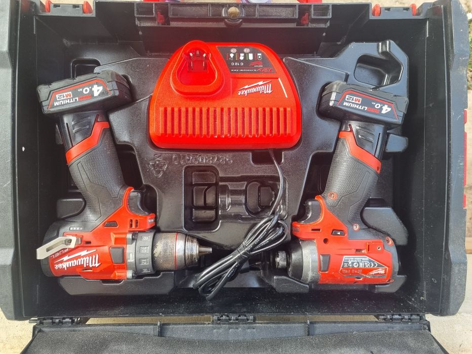 Set filetanta + impact pt biti m12 , 2 baterii,cutie incarcator