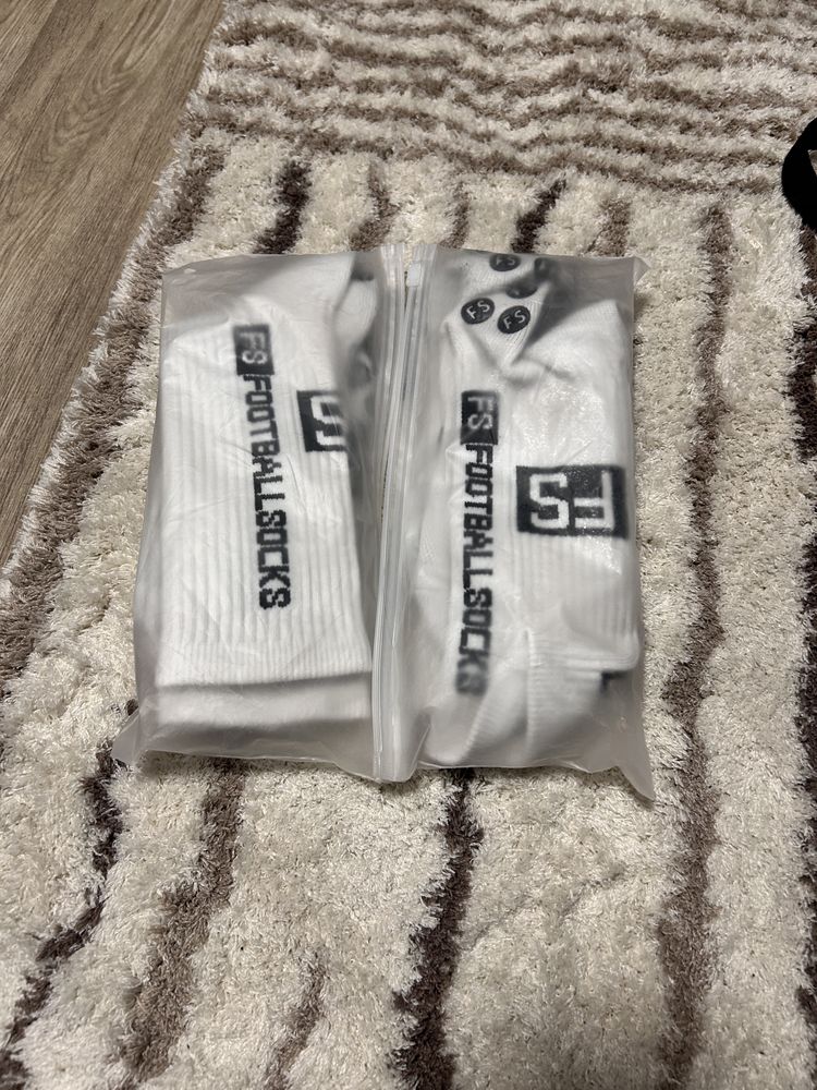 Кори на Nike и Футболни чорапи