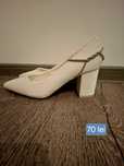 Pantofi albi eleganți