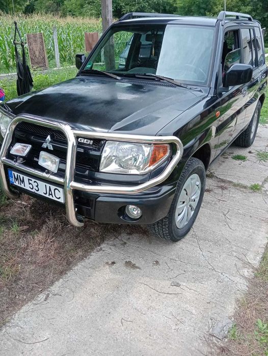 Vând Mitsubishi pinin 4x4