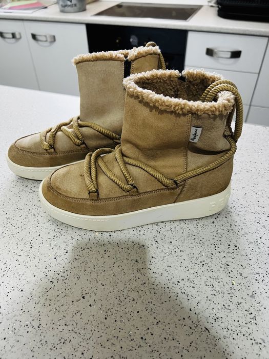 Ghete Pepe Jeans Nr 39 de iarna Ca noi . Pret 89 lei