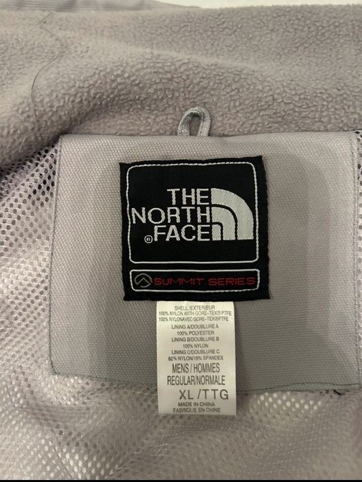 Vând Jacheta The North face cu model fleece