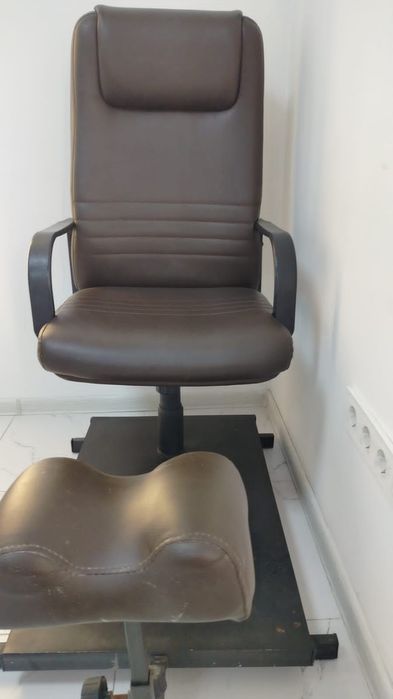 Срочно педикюреое кресло продам