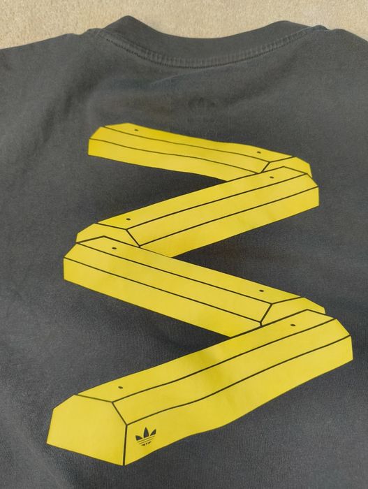Тениска Adidas жълт надпис