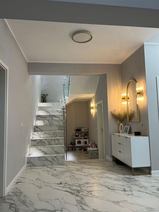 Casă eleganta in Dumbrăvița strada Simfoniei