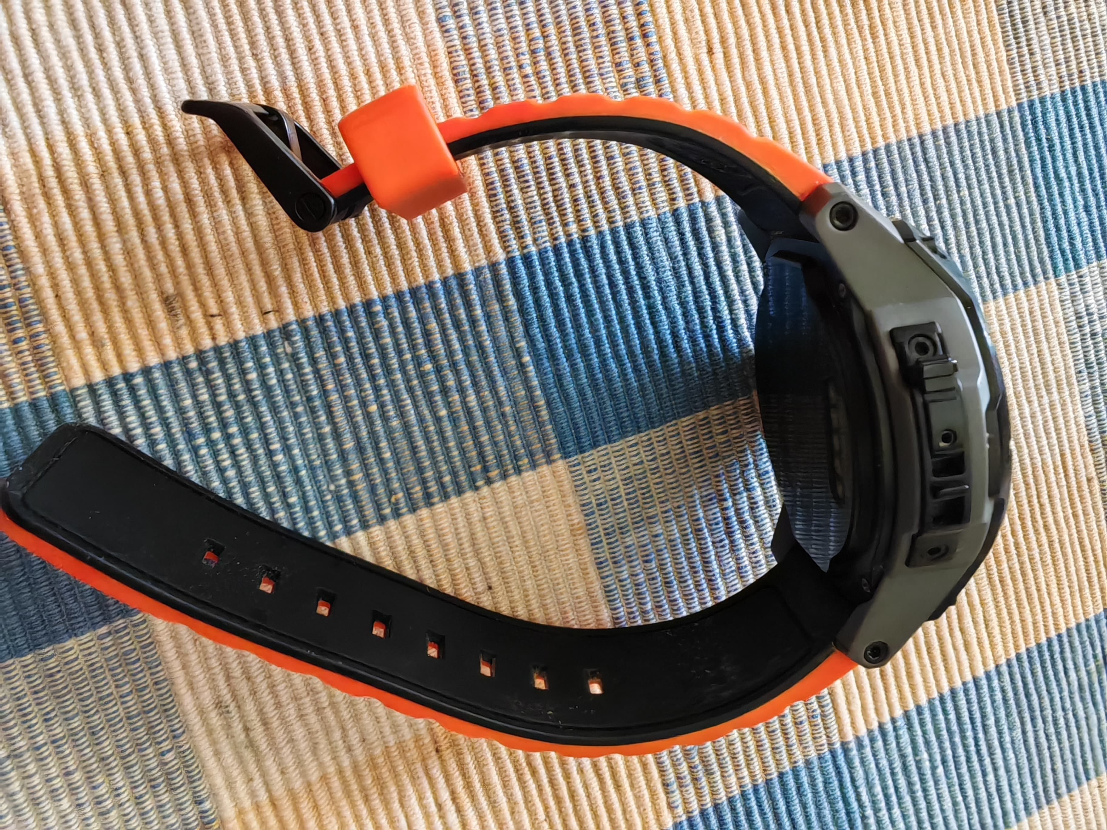 Smartwatch NIXON the Mission, stare foarte bună funcțional și optic