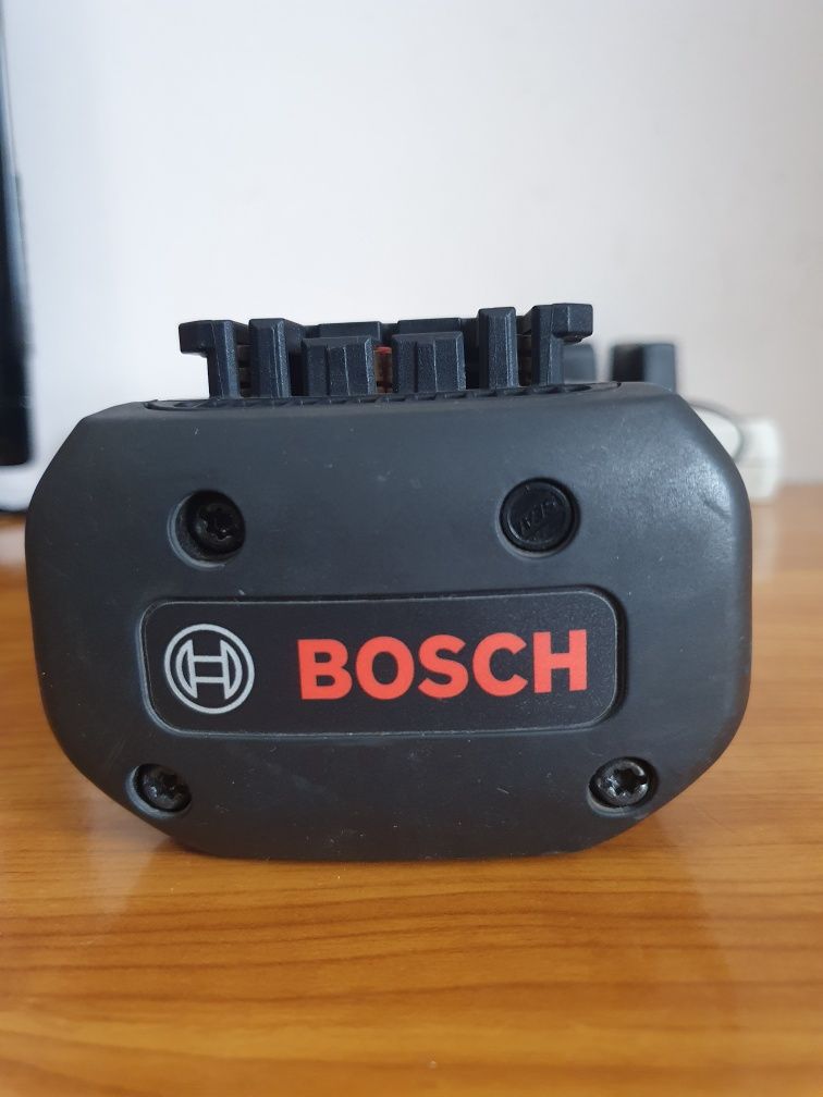 Acumulator Bosch 36v  flex an stare foarte buna.4,0ah li_on de forta
