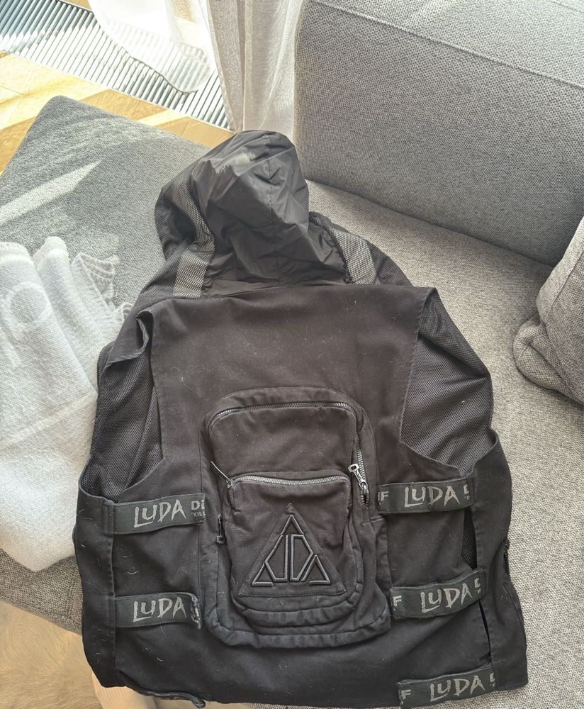 Luda рядък елек