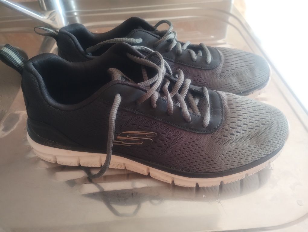 Оригинални  маратонки SKECHERS 41 номер