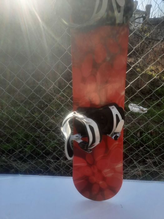 сноуборд EXTREM +автомати  151см.