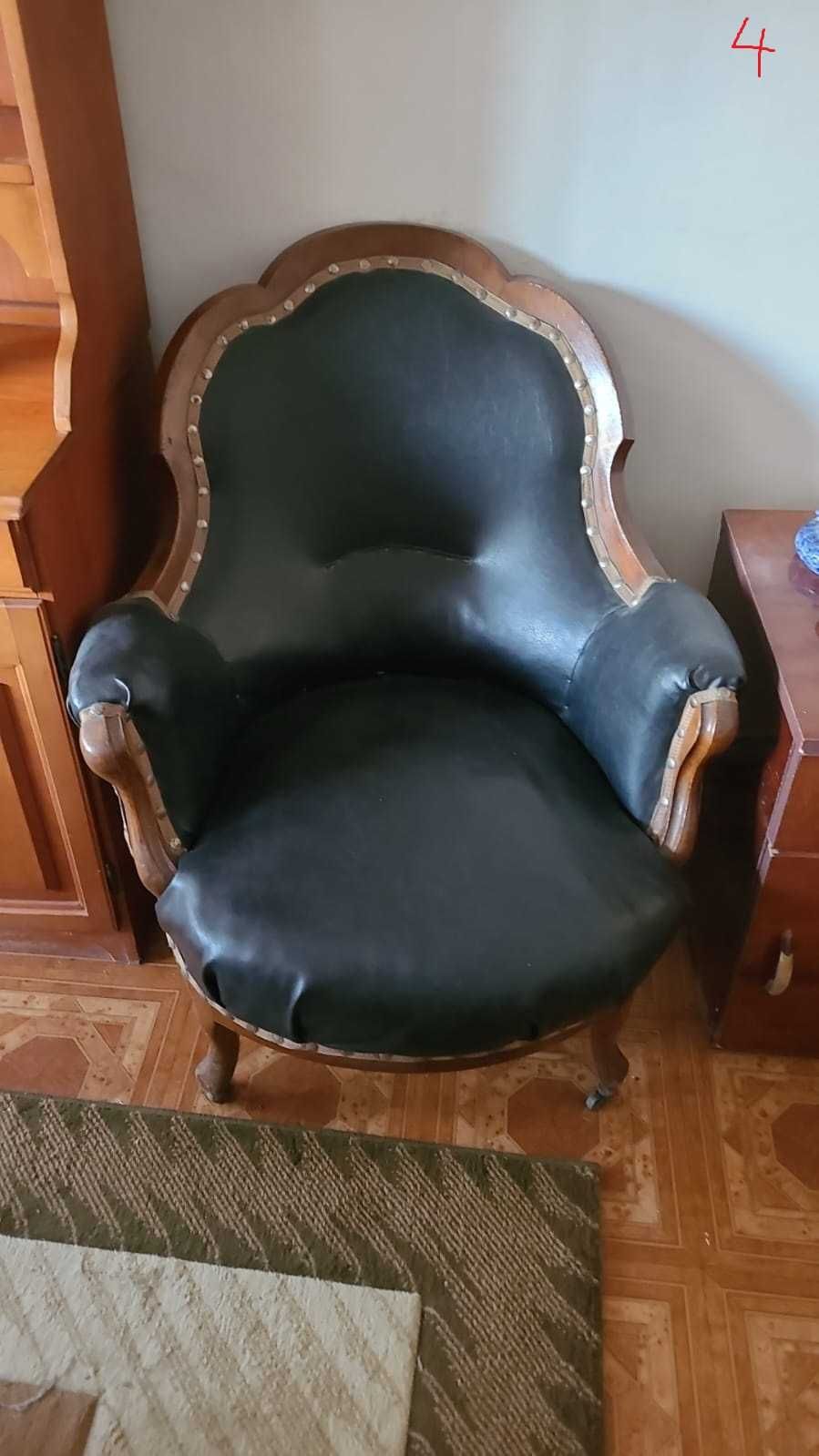 Dulap + Masa + scaune + Mobilier de sufragerie - preturi minime