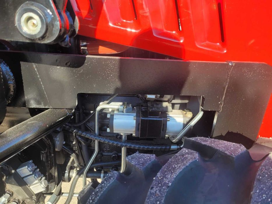 ТРАКТОР 4Х4,нов,100 кс,климатик,наличен може и челен товарач