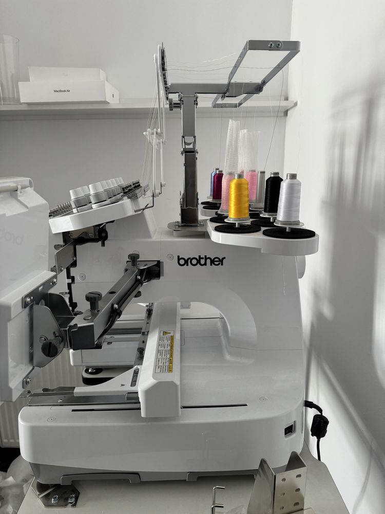 Masina de brodat Brother PR1055X