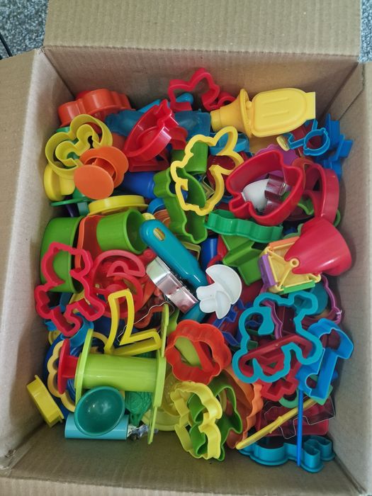 Форми,молдове за пластелин,кола с дистанционно, тетрис попет