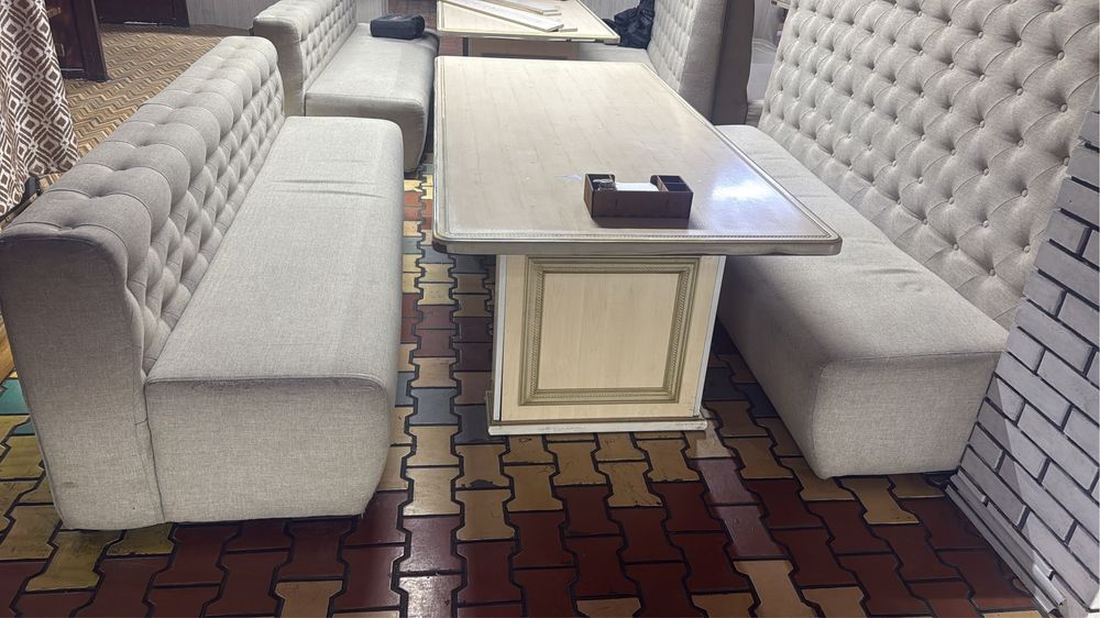 Срочно продам столы диваны