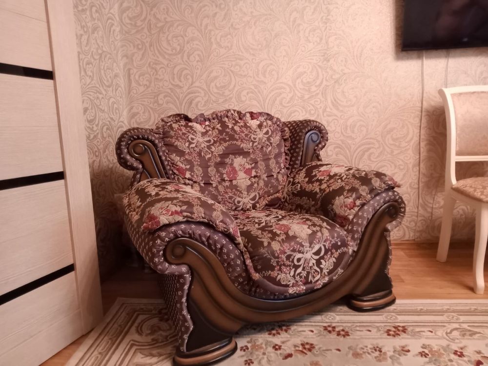 Продам диван в гостиную
