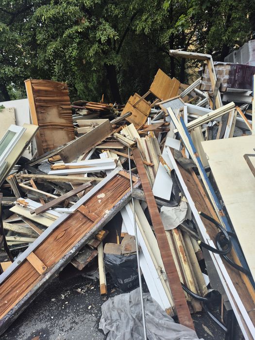Vand lemne de foc din demolari