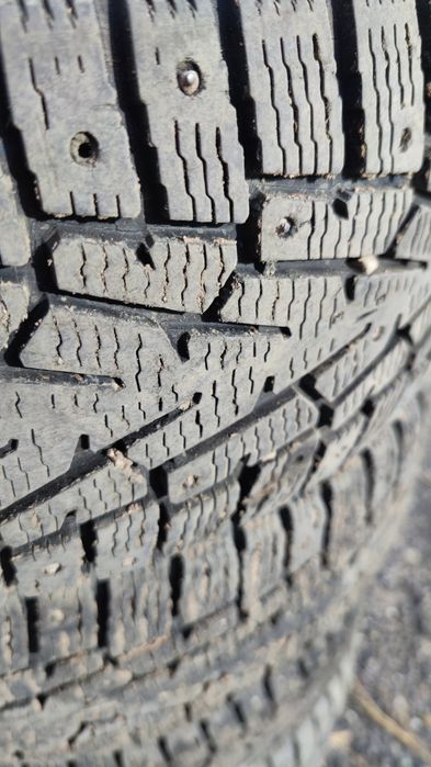 Резина зимняя 215/55/R16