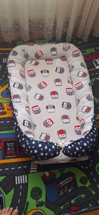 Baby Nest + 8 perne , cadou marsupiu Chicco